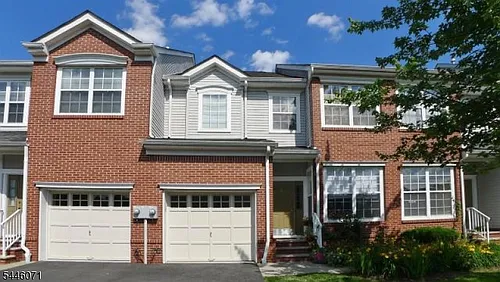 19 Gordon Cir Photo 1