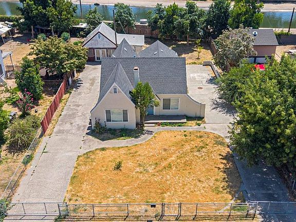 4th image of 421 Laurel Ave