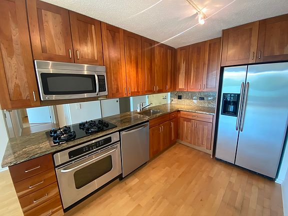 4th image of 9725 Woods Dr #P-416