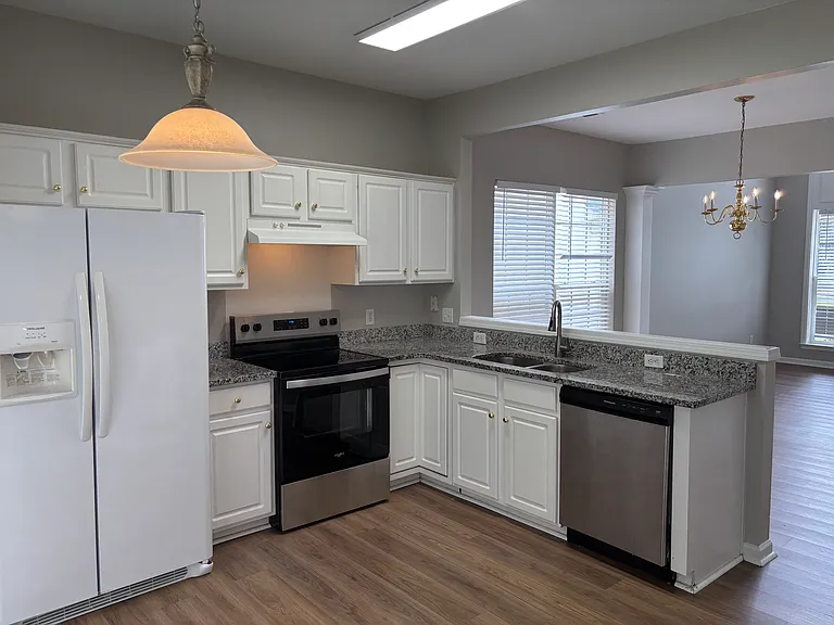 2435 Normancrest Ct — Photo 11