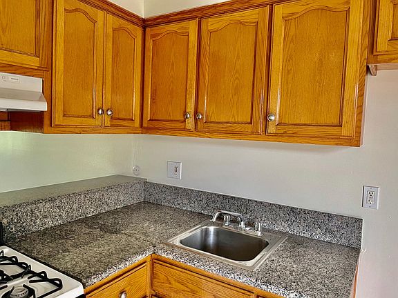 3rd image of 2254 W Lincoln Ave #1