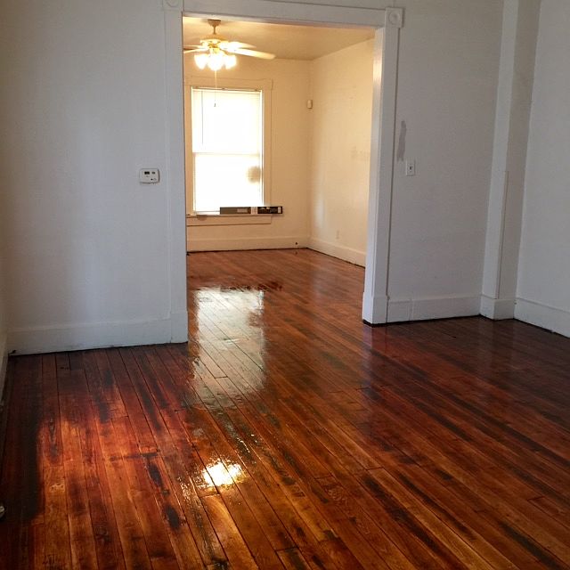 2nd image of 1137 S Richland St