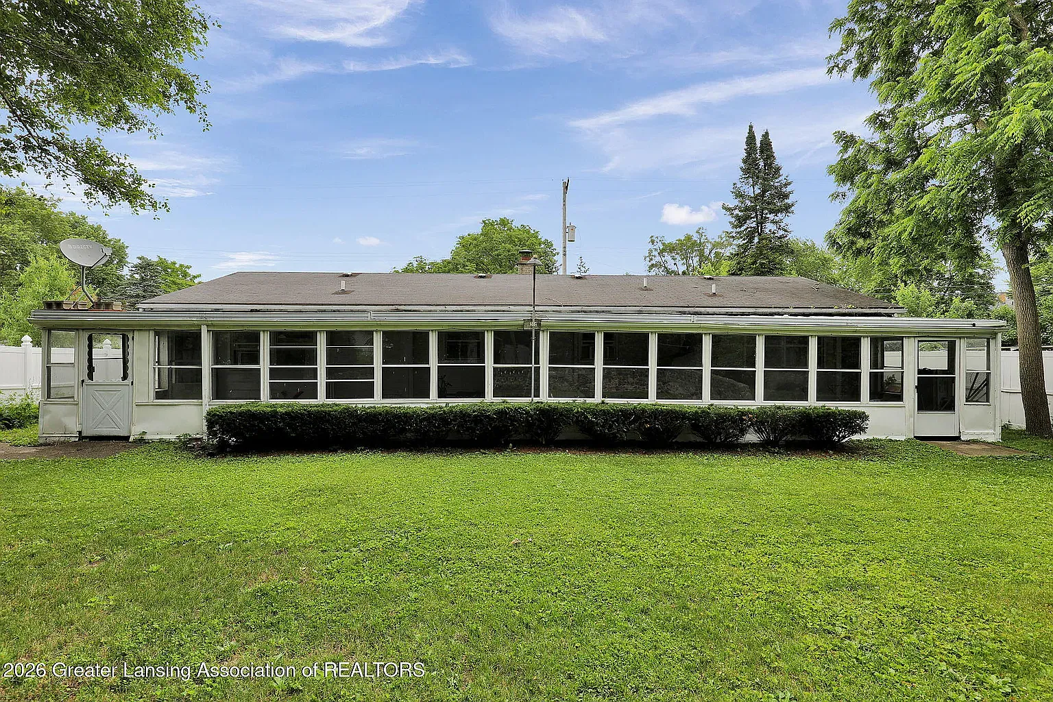 2 bed, 1000 sqft, $1,400 — Photo 4