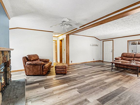 4th image of 7299 White Swan Ln