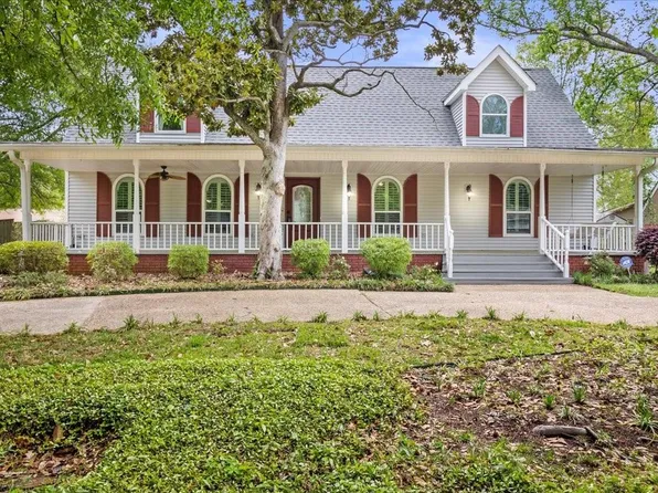 555 Marilyn Dr, Mandeville, LA 70448
