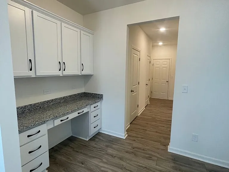 105 Luna Ln — Photo 5