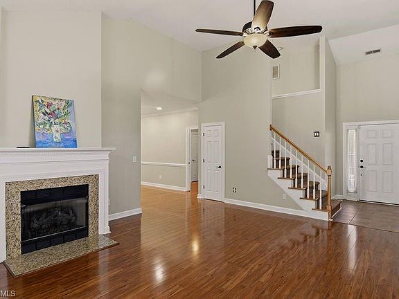 3rd image of 185 Alpine Ct
