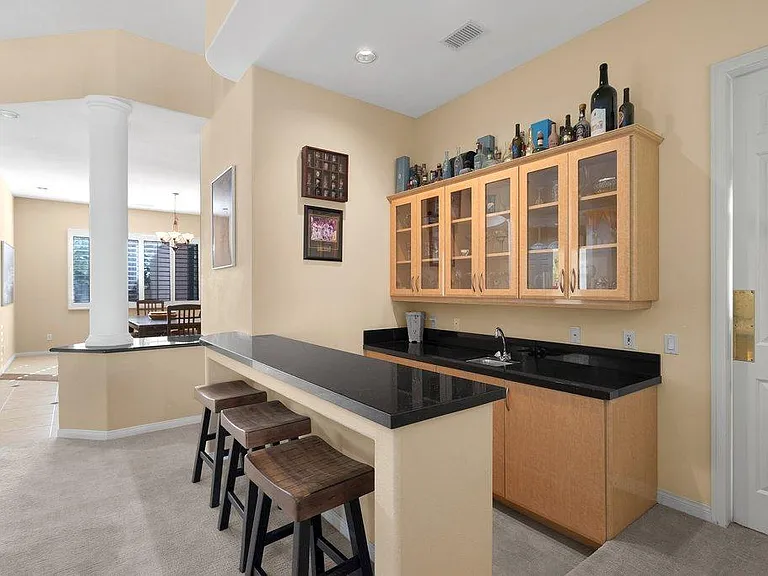 8 Macbeth Ct — Photo 14