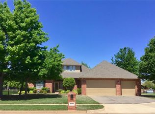 8409 NW 65th Pl, Warr Acres, OK 73132