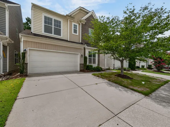 605 Finnbar Dr, Cary, NC 27519