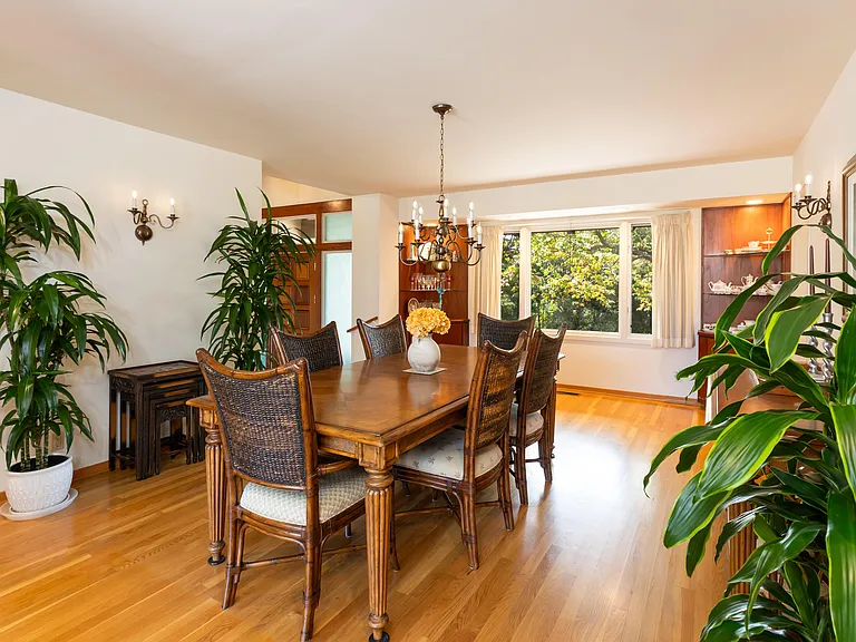 375 Las Palmas Dr — Photo 5