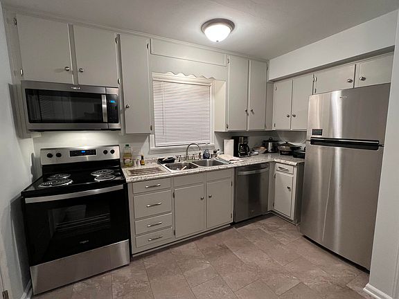 3rd image of 503 Poplar Ave