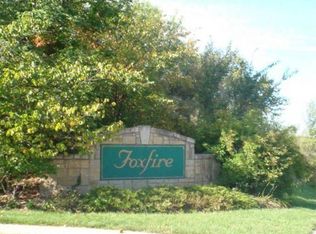 5100 Stonewall Ct, Lawrence, KS 66047