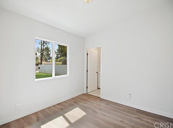5th image of 14955 Oswald St