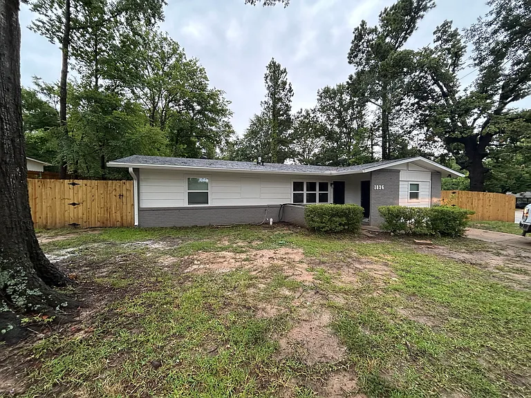 1836 Melba Dr — Photo 1