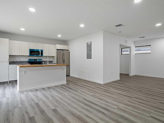 5th image of 570 NW 7th #3