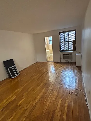 1729 1st Ave #5F Photo 1