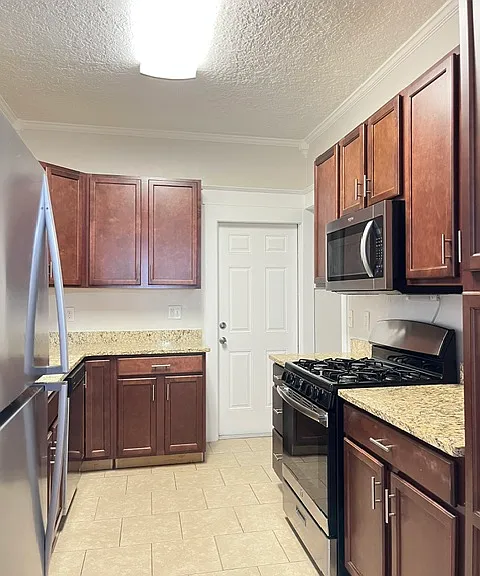 143 N Stone St #N — Photo 8