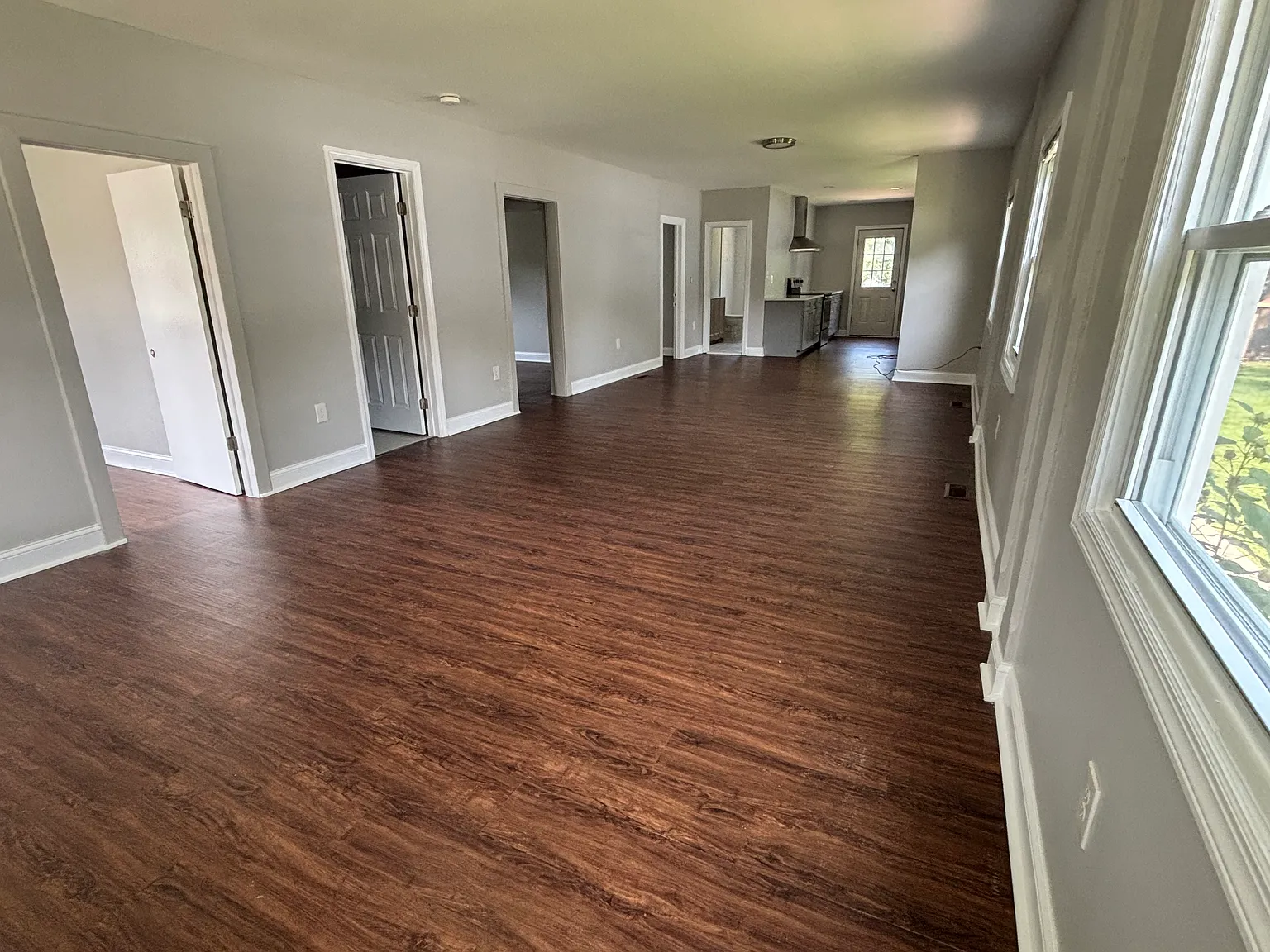 3 bed, 1344 sqft, $2,900 — Photo 2
