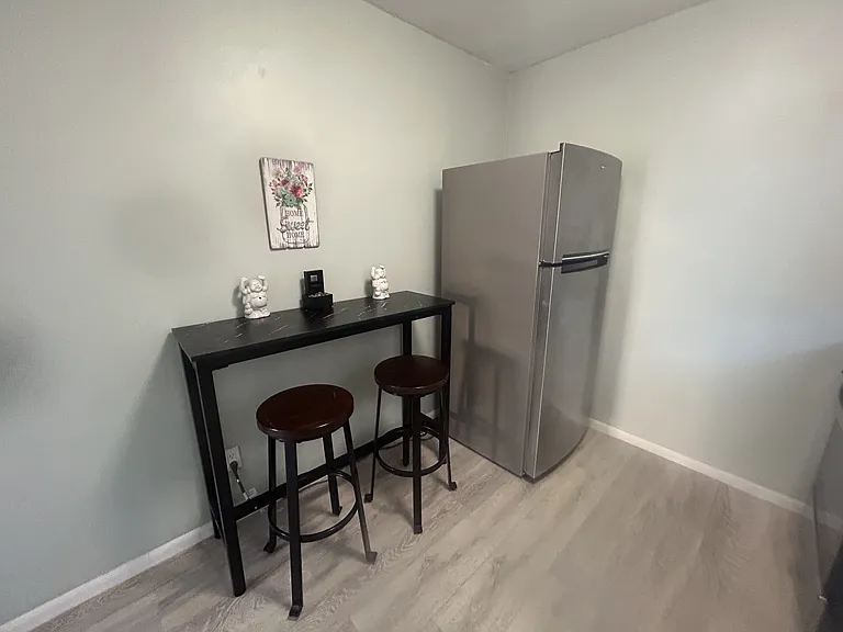 407 W San Ysidro Blvd W — Photo 11