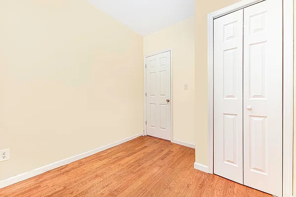 Rented by REAL New York | media 23