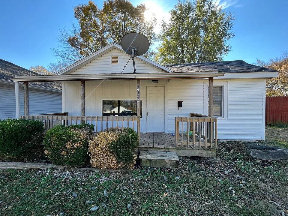2804 W Elm St