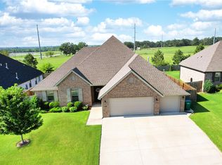 1340 Sweetbriar Cir, Centerton, AR 72719