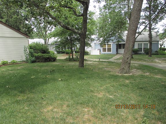 2nd image of 750 Liverpool Circle #C