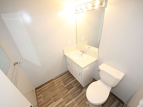 5th image of 11620 Mayfield Ave APT 206