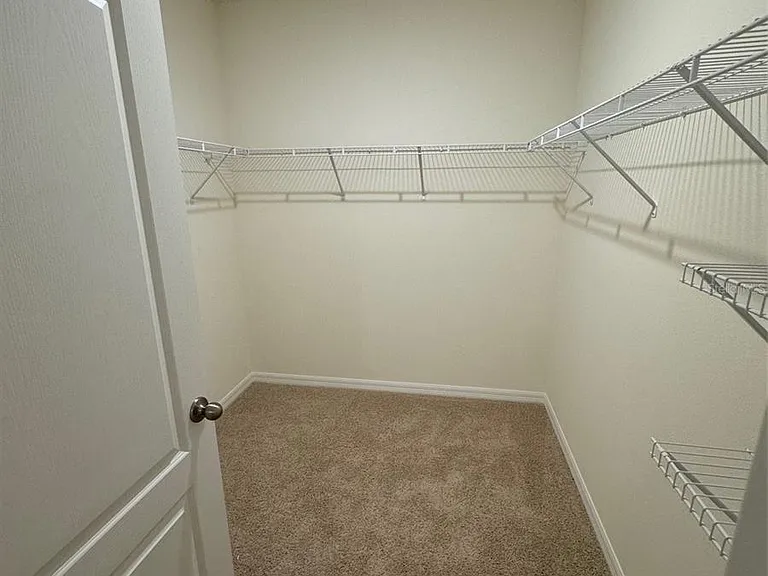 240 Taylor Groves St — Photo 8
