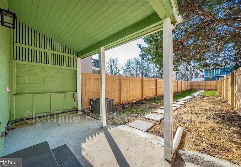138 E South St — Photo 21