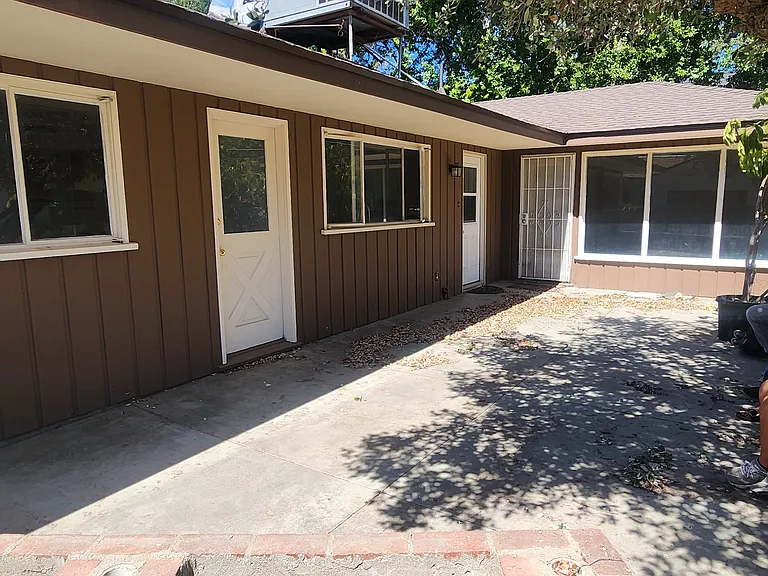3024 Pine St — Photo 4