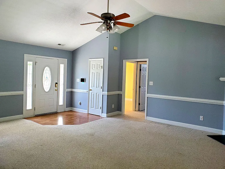 104 Adell Ln — Photo 3