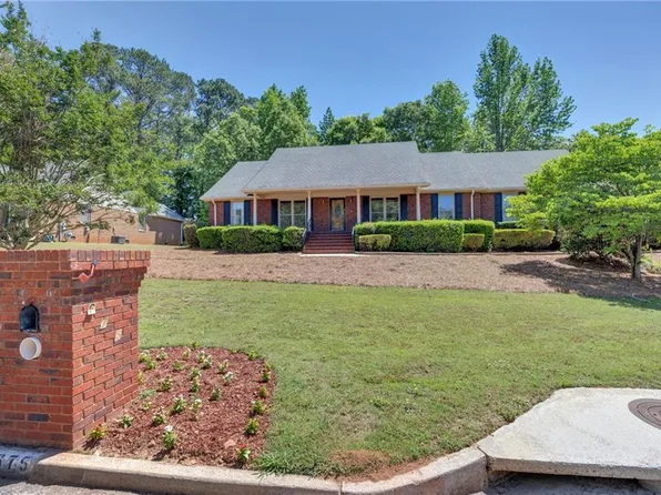 675 Clubland Cir SE, Conyers, GA 30094