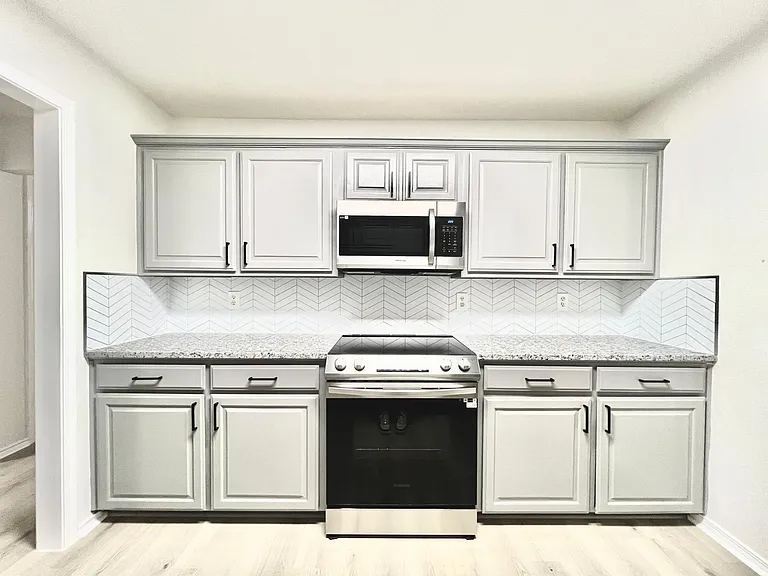 120 S McKown Ave #B — Photo 13