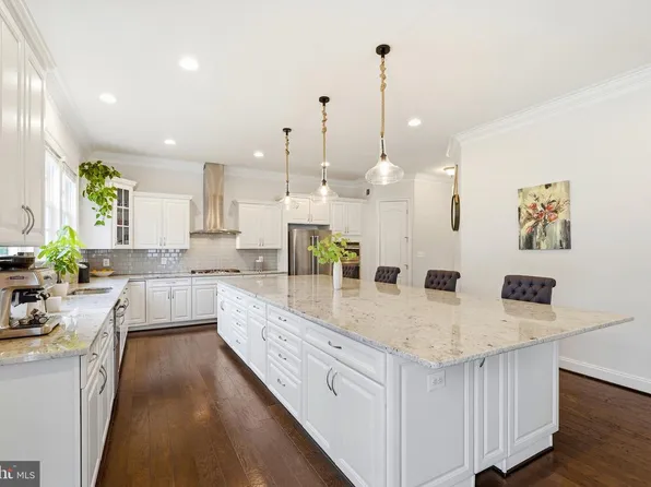 23817 Weathervane Pl, Ashburn, VA 20148