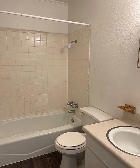 401 E McReynolds St #5 — Photo 5