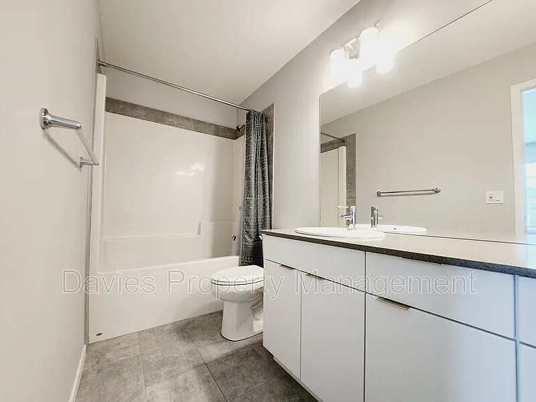 22330 92a Ave NW — Photo 13