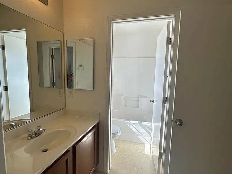930 Wembly Hills Pl — Photo 10