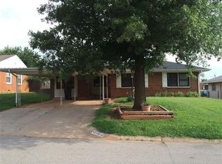 1109 Dell Dr, Clinton, OK 73601