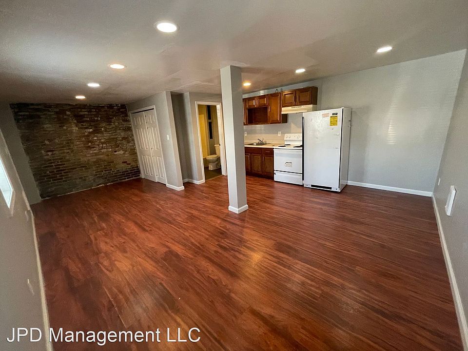 1st image of 300 E Tioga St Floor 1