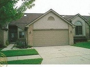 203 Texknoll Ct, Brighton, MI