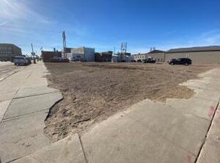 124 E 1st Ave, Mitchell, SD 57301