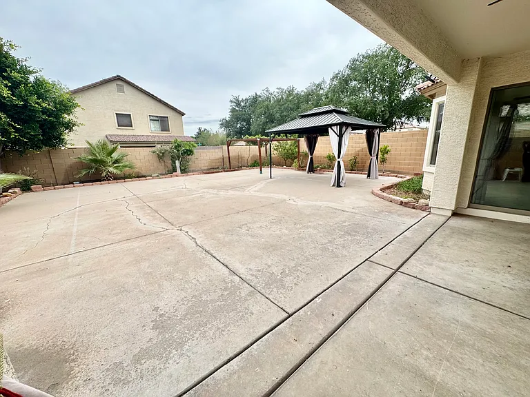 10502 W Edgemont Dr — Photo 12