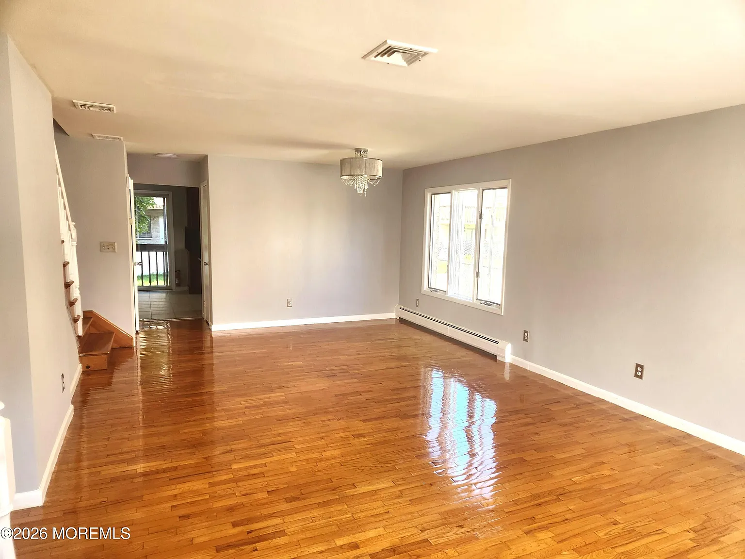 3 bed, 3.5 bath, 2049 sqft, $4,100 — Photo 4
