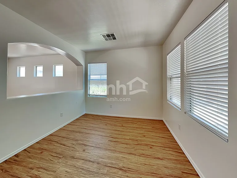 4242 E Baylor Ln — Photo 9