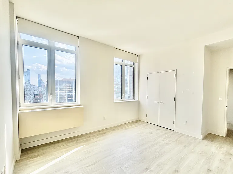 229 W 60th St #22Q — Photo 5
