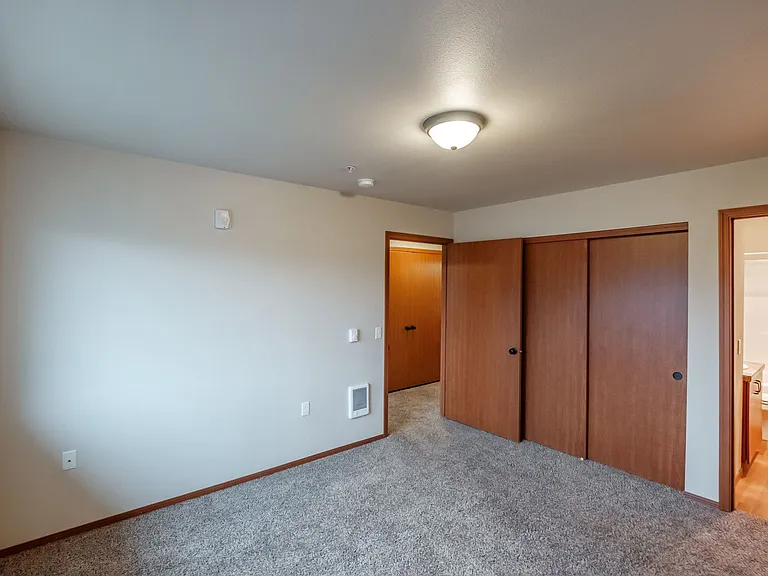 Lafayette Place Apartments — Photo 32