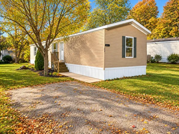 1689 Susan, Dorr, MI 49323