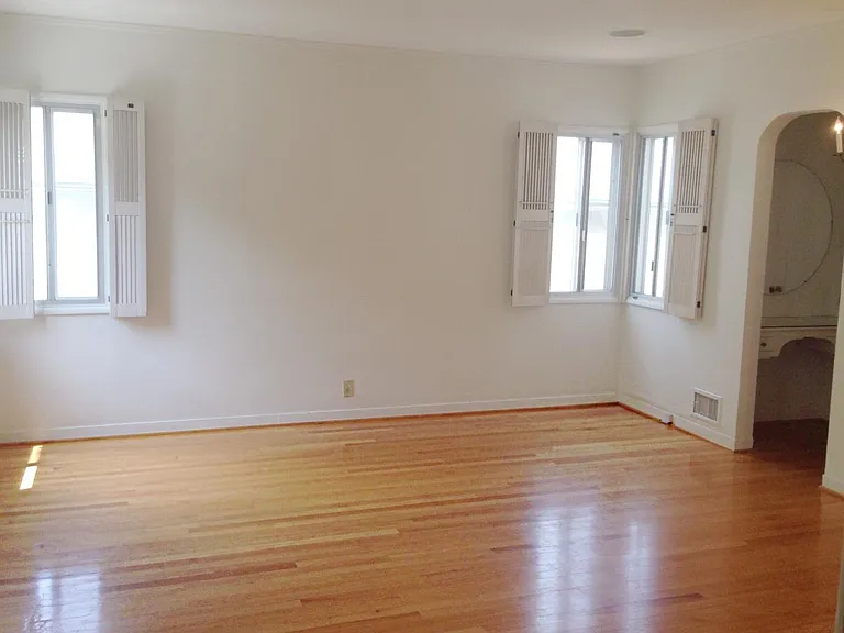 10786 Ashton Ave — Photo 5
